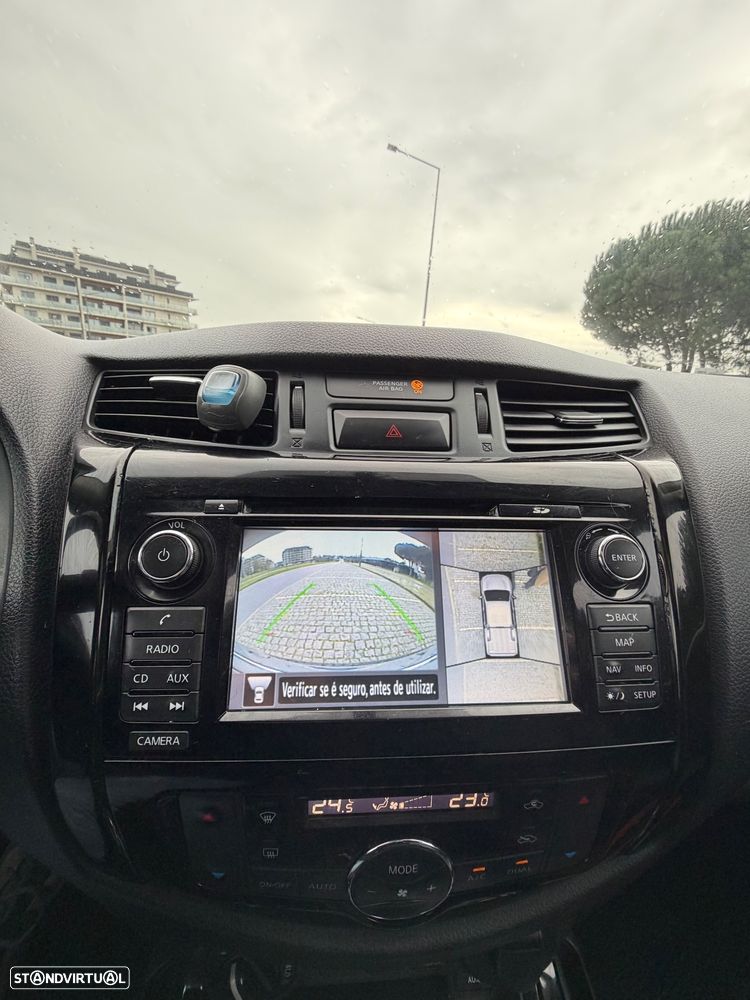 Nissan Navara 2.3 dCi CD 4WD Tekna Auto - 16