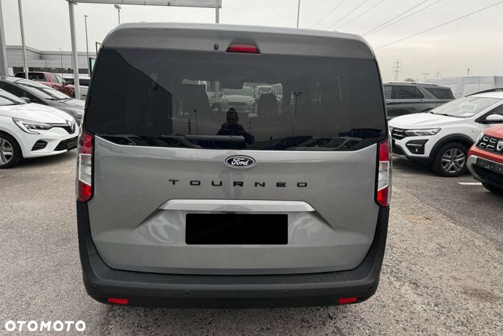 Ford Tourneo Courier - 8