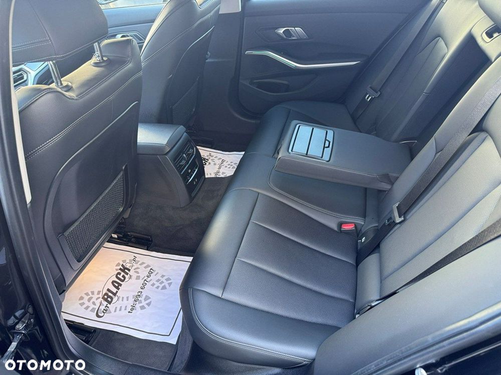 BMW Seria 3 - 25