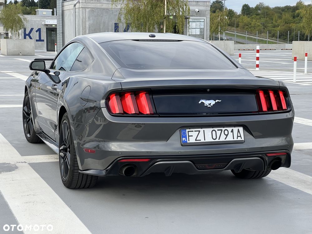 Ford Mustang 2.3 Eco Boost - 12