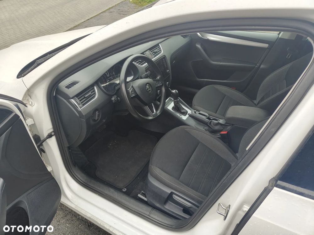 Skoda Octavia 2.0 TDI Clever DSG - 6