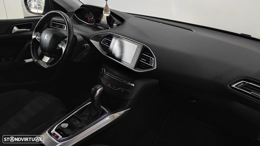 Peugeot 308 SW 2.0 BlueHDi Allure J18 EAT6 - 23