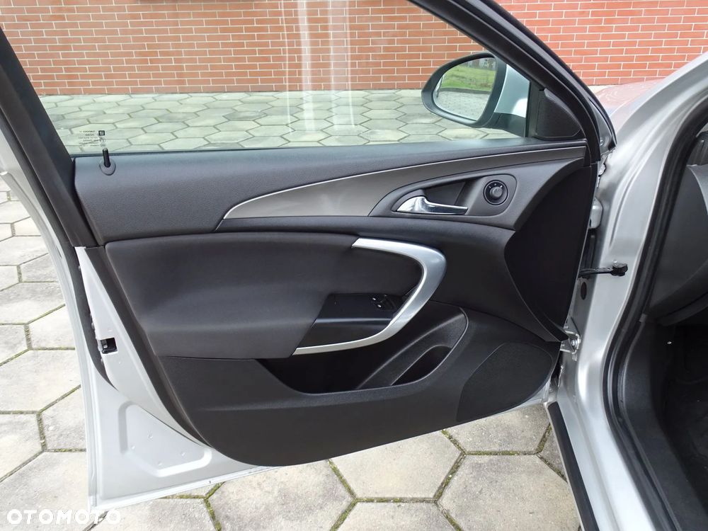 Opel Insignia - 16