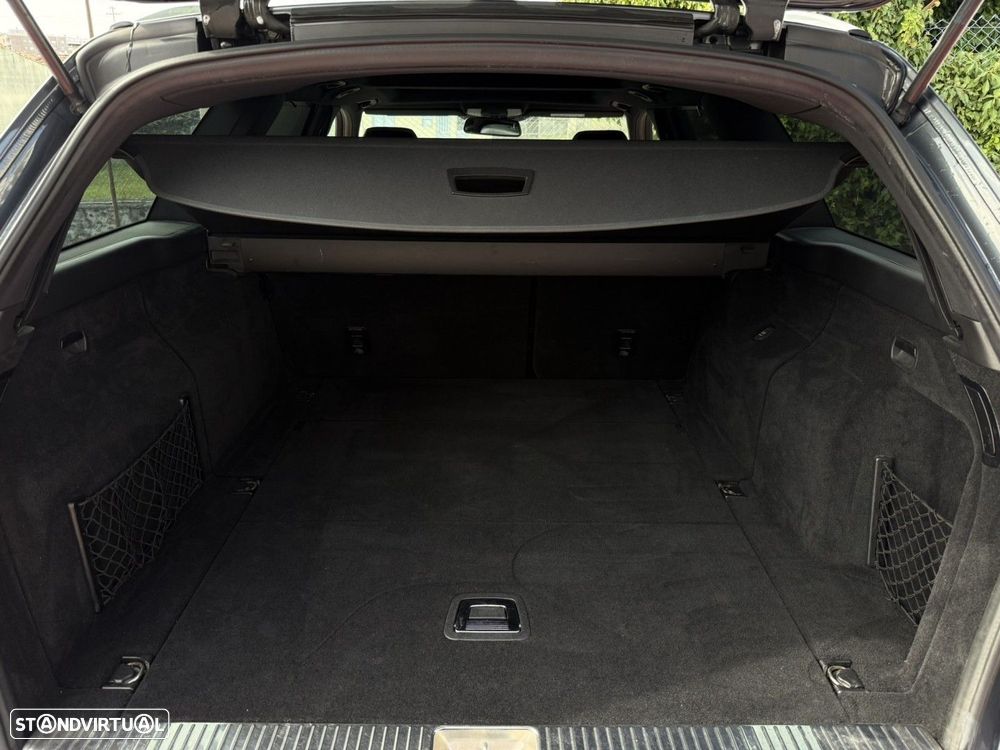 Mercedes-Benz E 300 Bluetec Hybrid Avantgarde - 25