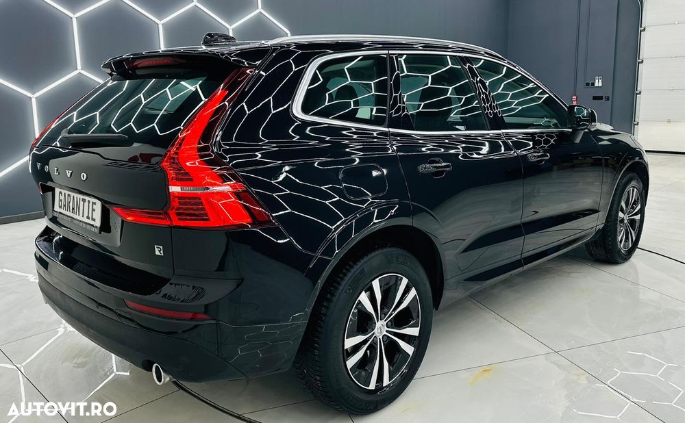 Volvo XC 60 B4 MHEV AT8 FWD Momentum Pro - 4