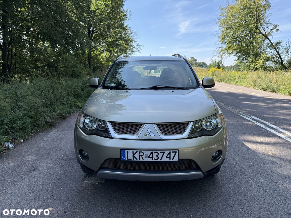 Mitsubishi Outlander - 4