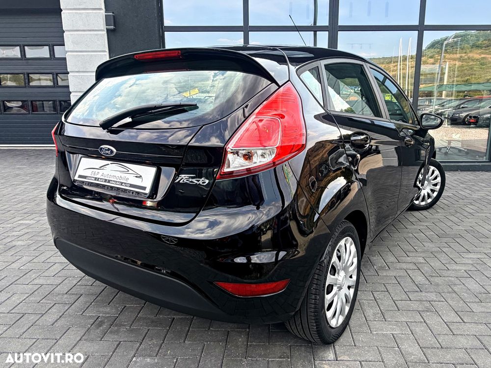 Ford Fiesta - 12