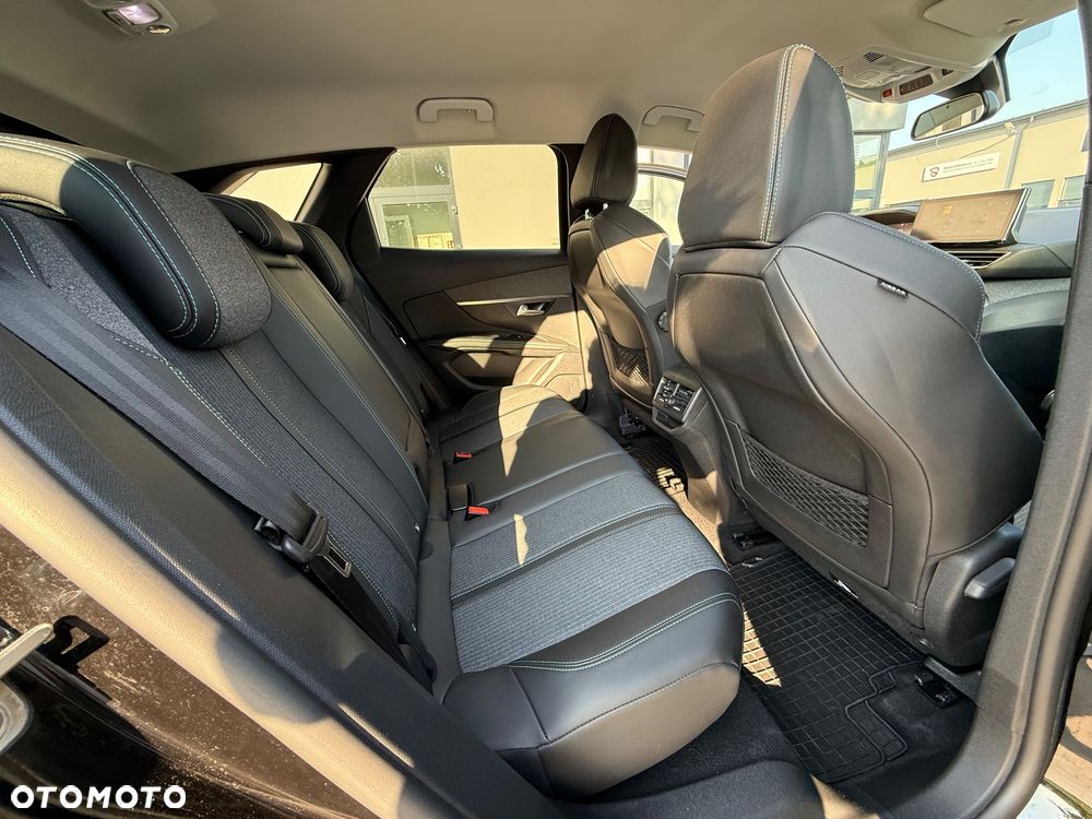 Peugeot 3008 1.2 PureTech Allure Pack S&S EAT8 - 26