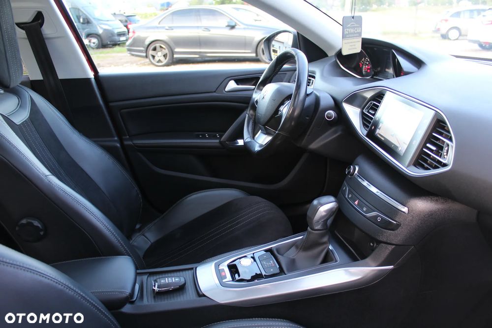 Peugeot 308 1.2 PureTech Allure S&S - 24