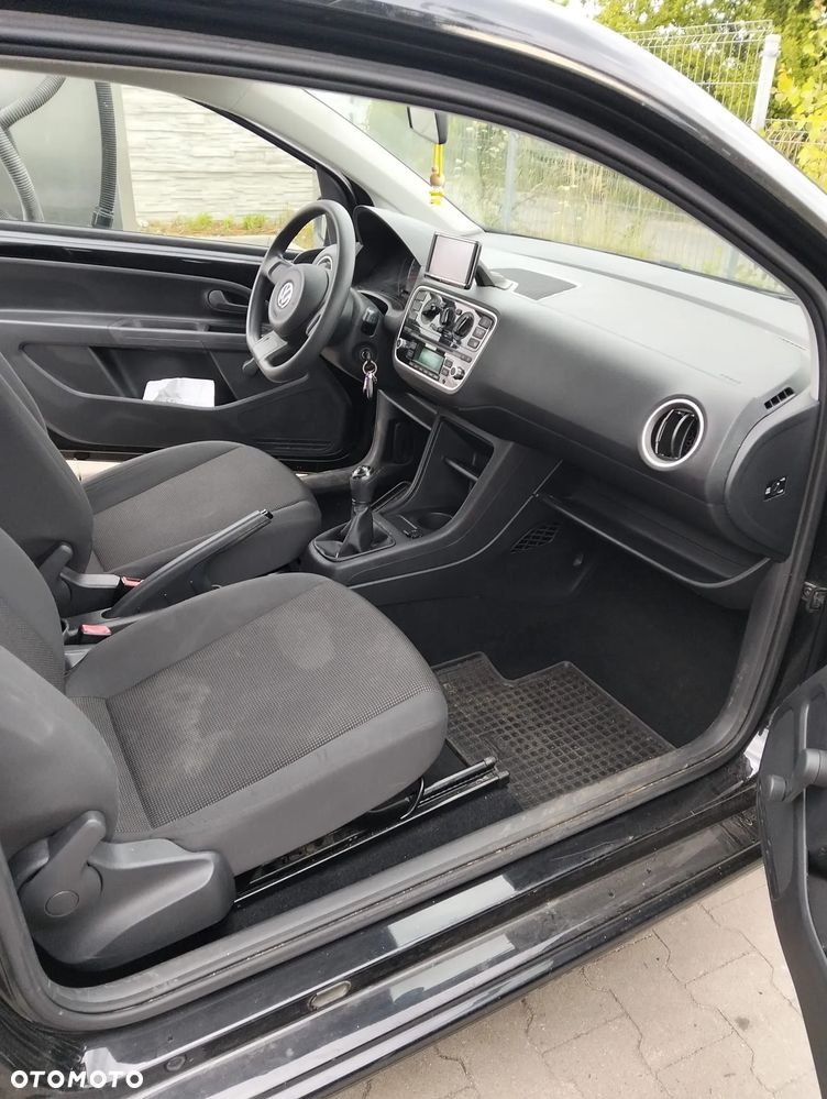 Volkswagen up! black - 11