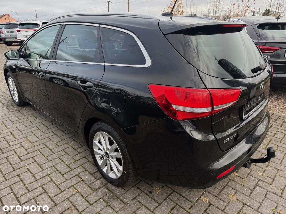 Kia Ceed 1.6 CRDi 136 ISG Platinum Edition - 6