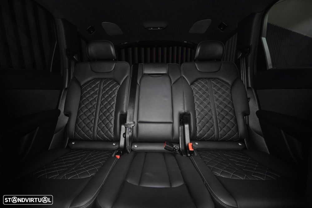 Audi Q7 55 TFSIe quattro S line Tiptronic - 39