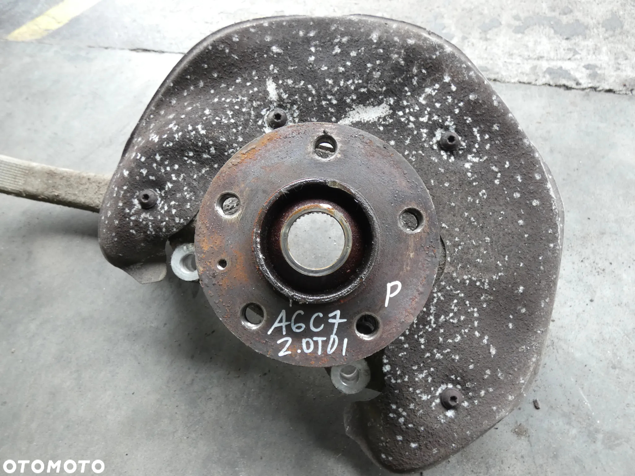 AUDI A6 C7 2.0 TDI ZWROTNICA PRAWA WAHACZE 4G0407242D H228 - 2