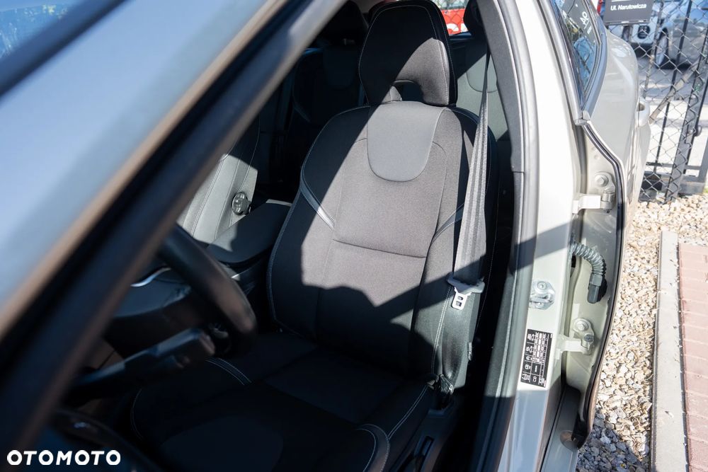 Volvo V40 T2 Drive-E Momentum - 9