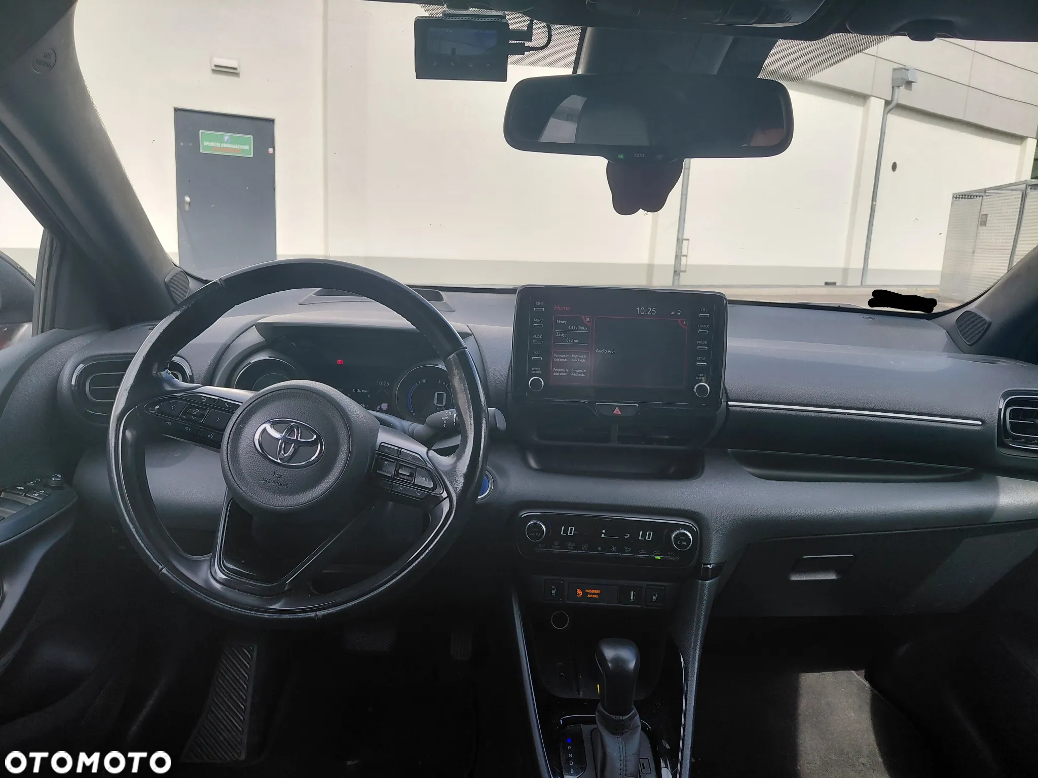 Toyota Yaris Hybrid 1.5 Premiere Edition - 8