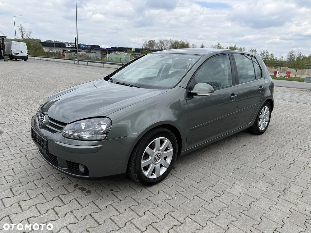 Volkswagen Golf 1.6 FSI Tour - 1