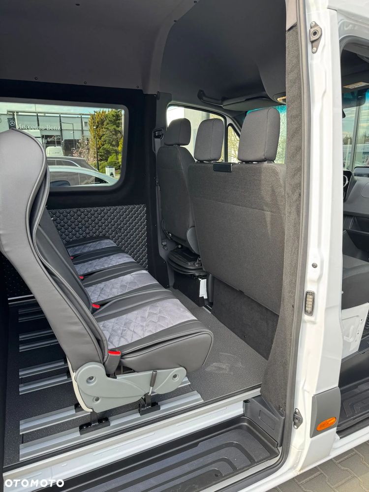 Mercedes-Benz Sprinter - 19