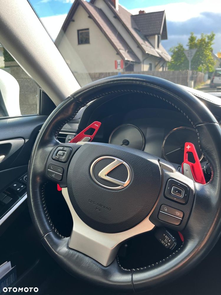Lexus IS 200t Elite - 13