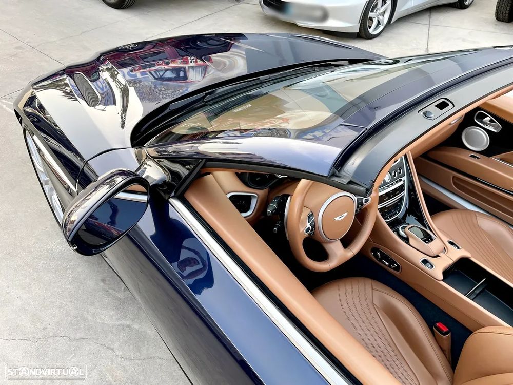 Aston Martin DB11 Coupé V8 Auto - 57