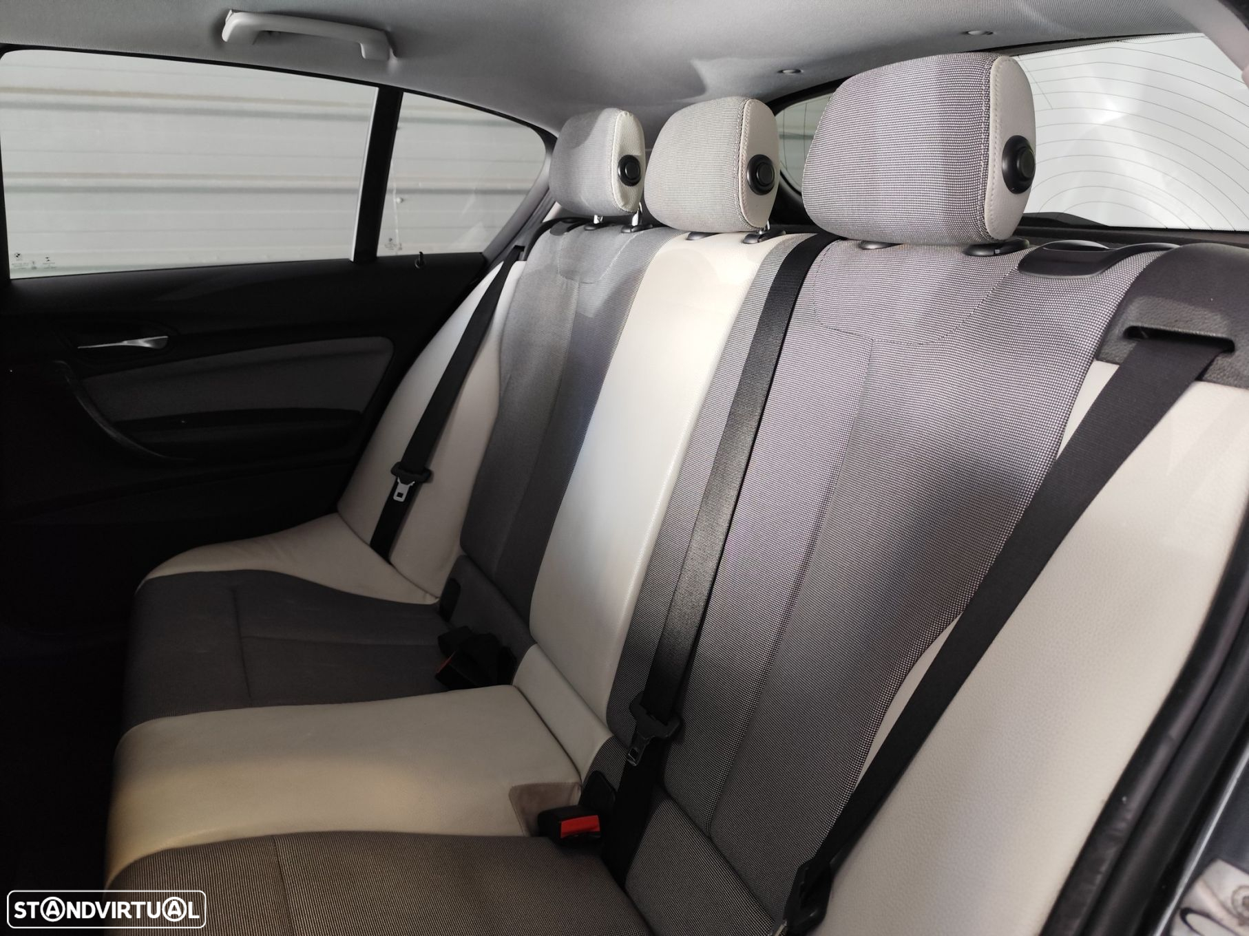 BMW 116 d Line Urban - 34