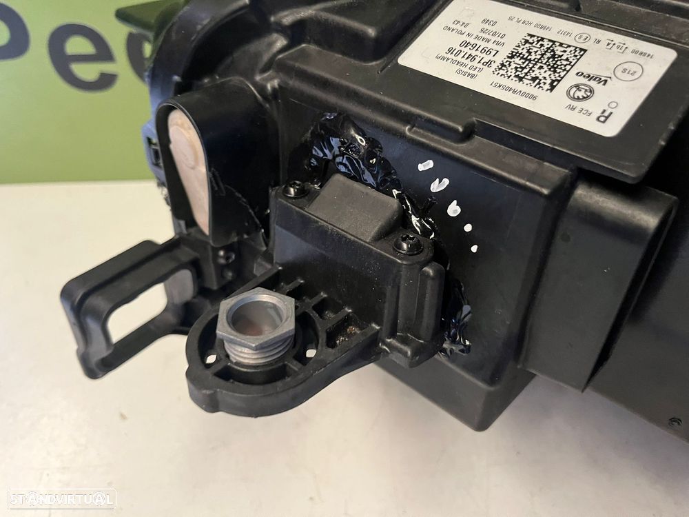 Skoda Superb IV - FAROL DIREITO LED - FF842 - 4