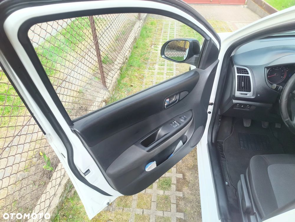 Hyundai i20 1.25 Classic + - 6