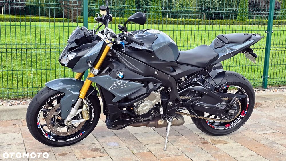 BMW S - 4