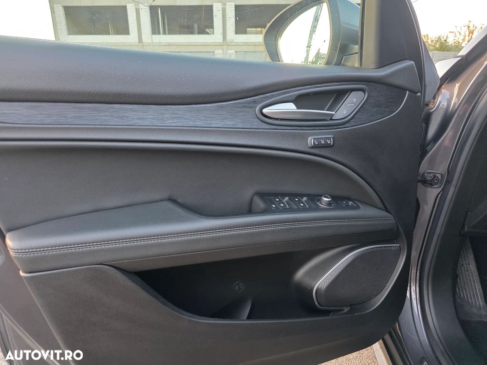 Alfa Romeo Stelvio 2.2 16V AT8 Q4 Veloce - 12