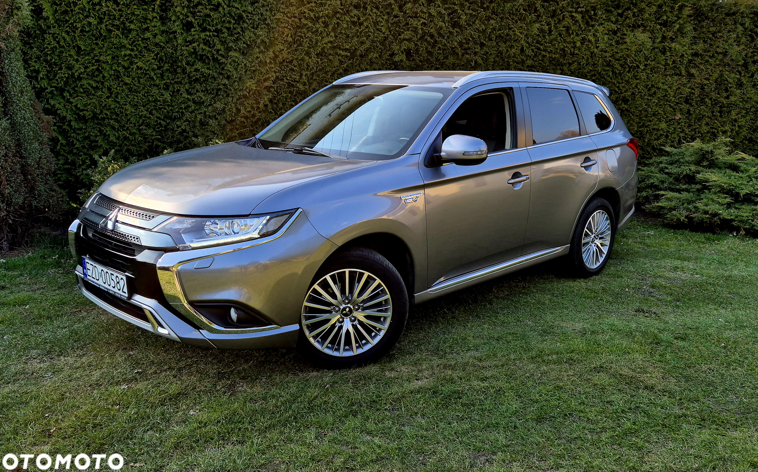 Mitsubishi Outlander 2.4 4WD Plug-In Hybrid Diamant - 21