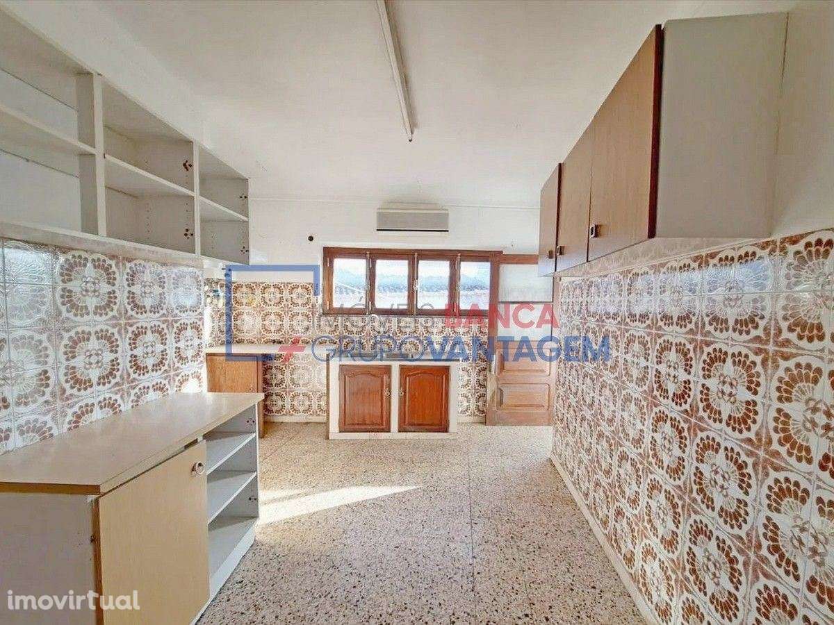 Moradia de 2 Pisos com 403m2 em Vila Nova da Baronia, Concelho de A... - Grande imagem: 3/22