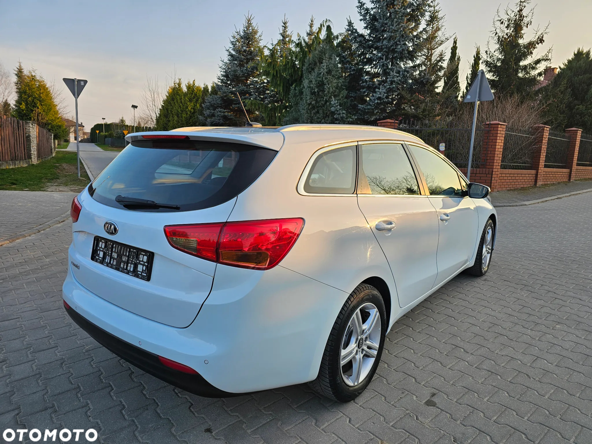 Kia Ceed 1.6 GDI Fifa World Cup Edition - 22
