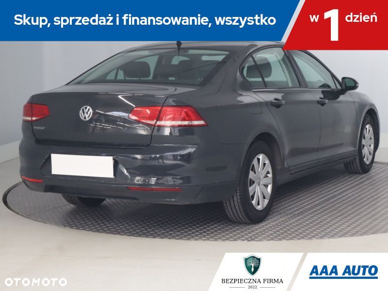 Volkswagen Passat - 7