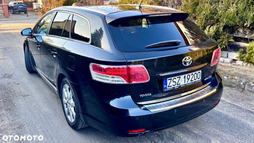 Toyota Avensis ver-2-2-d--cat-sol - 3
