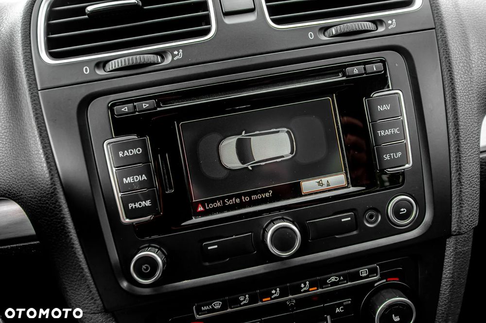 Volkswagen Golf 2.0 GTI DSG adidas - 28