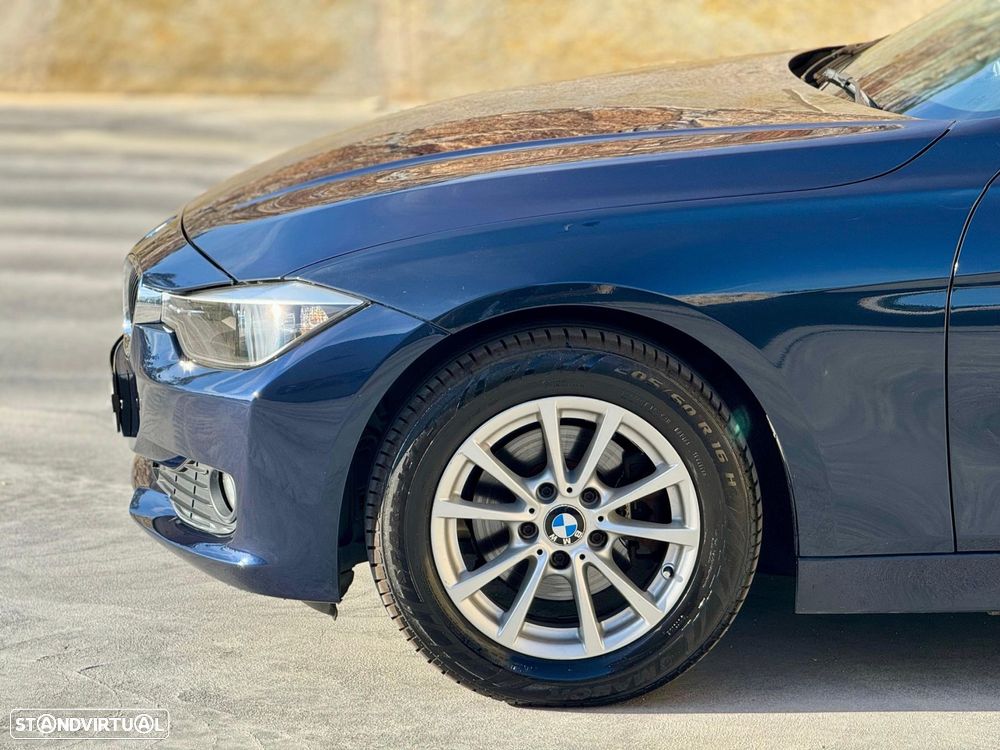BMW 318 d Touring Auto - 23