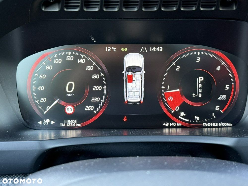 Volvo XC 90 D5 AWD R-Design 7os - 31