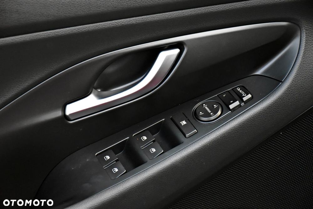 Hyundai i30 1.0 T-GDI Connect & Go - 25
