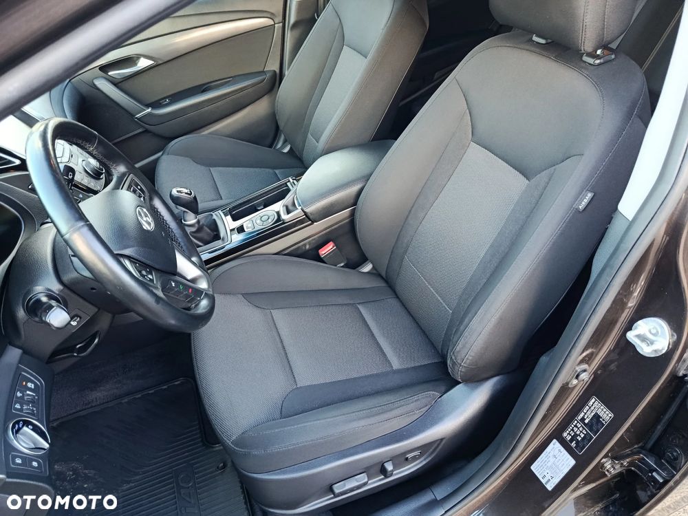 Hyundai i40 Kombi blue 1.6 Family+ - 19