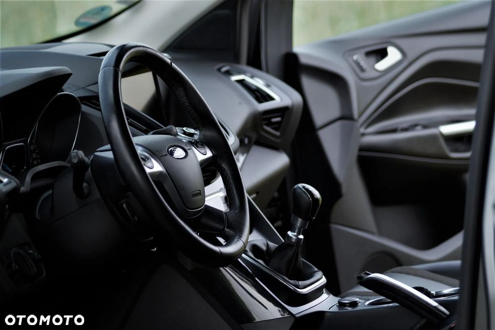 Ford Kuga - 4