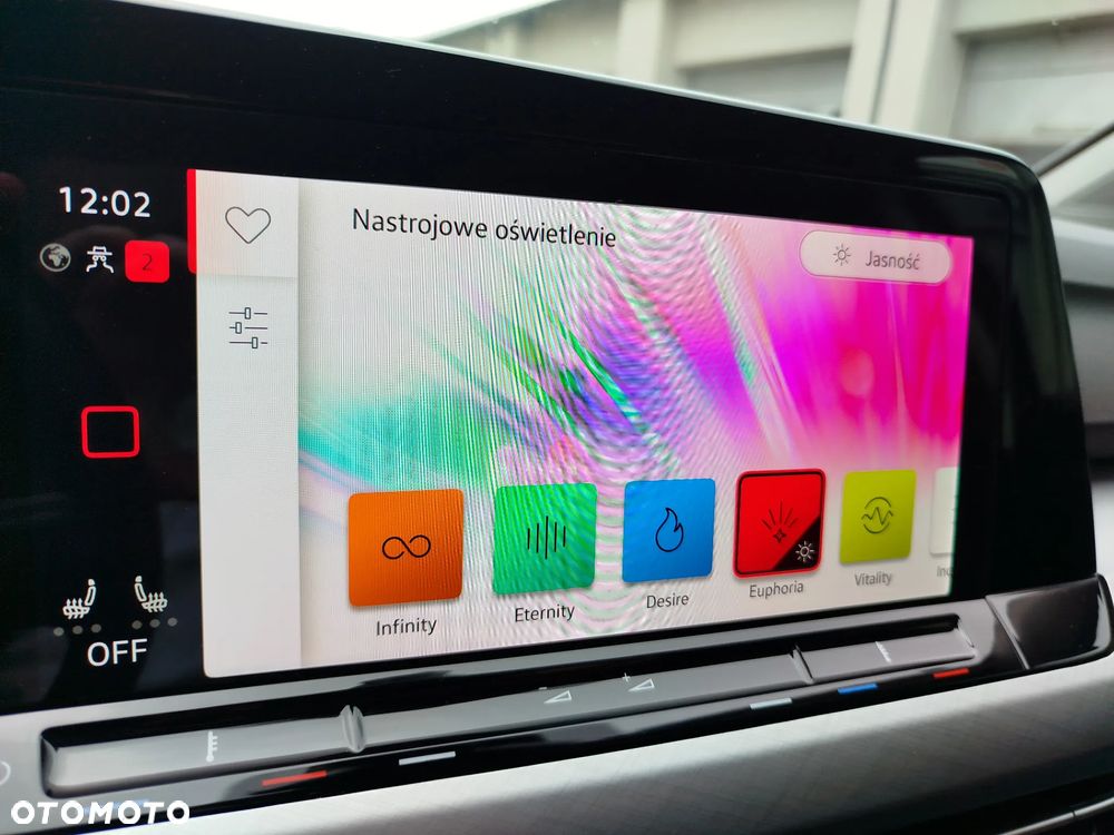 Volkswagen Golf Variant 2.0 TDI SCR DSG Life - 20