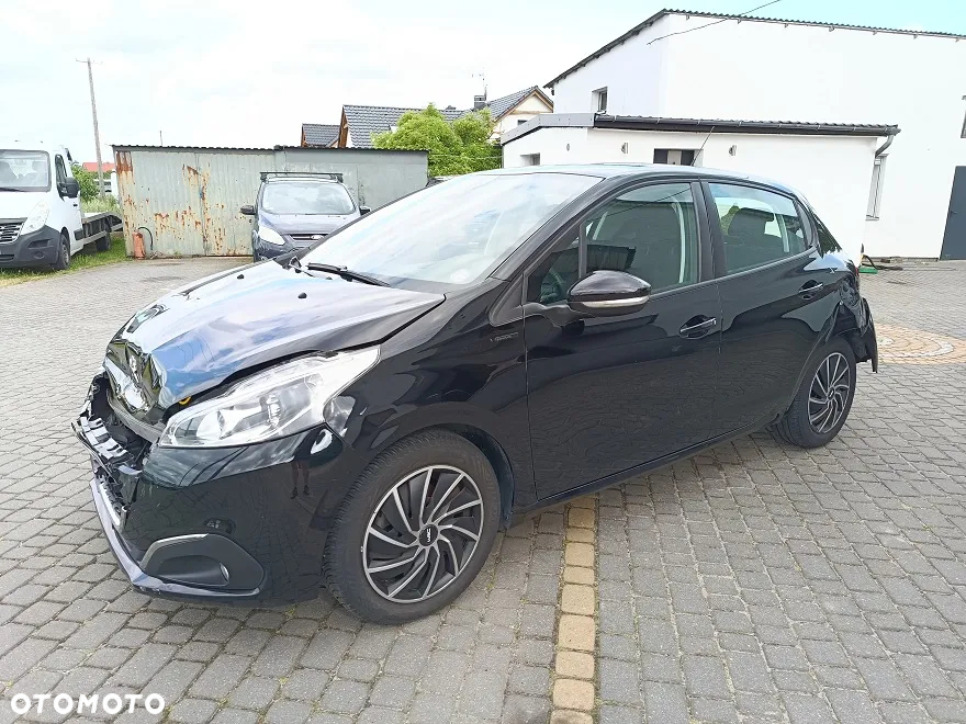 Peugeot 208 - 3