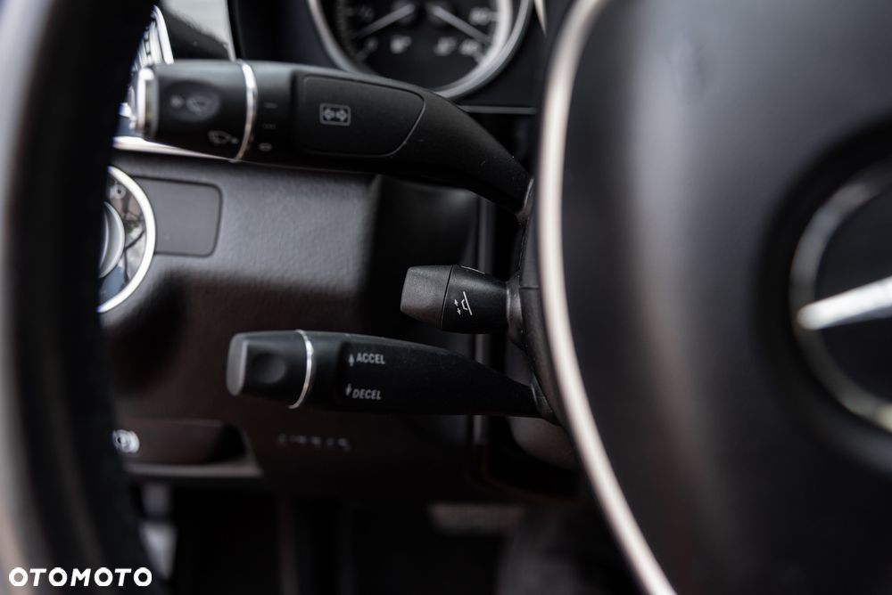 Mercedes-Benz Klasa E 350 4Matic BlueEFFICIENCY 7G-TRONIC - 22