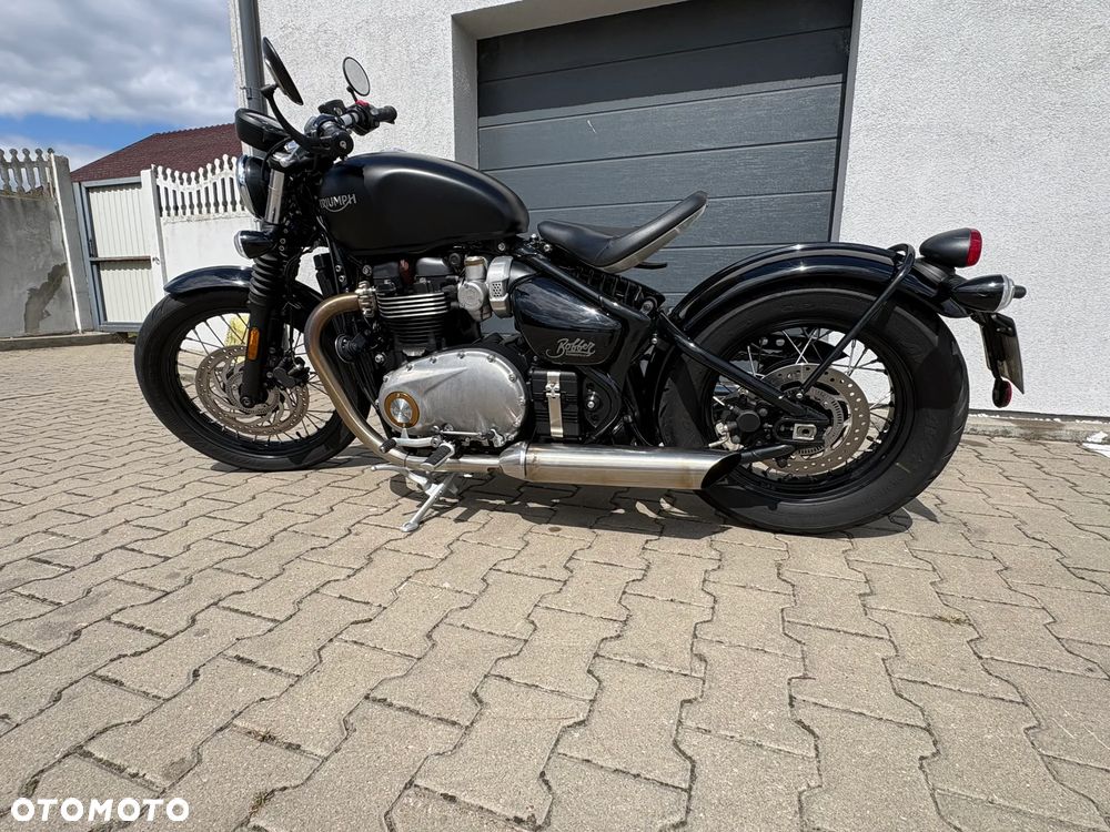 Triumph Bonneville Bobber - 5