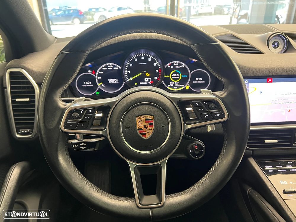 Porsche Cayenne - 21