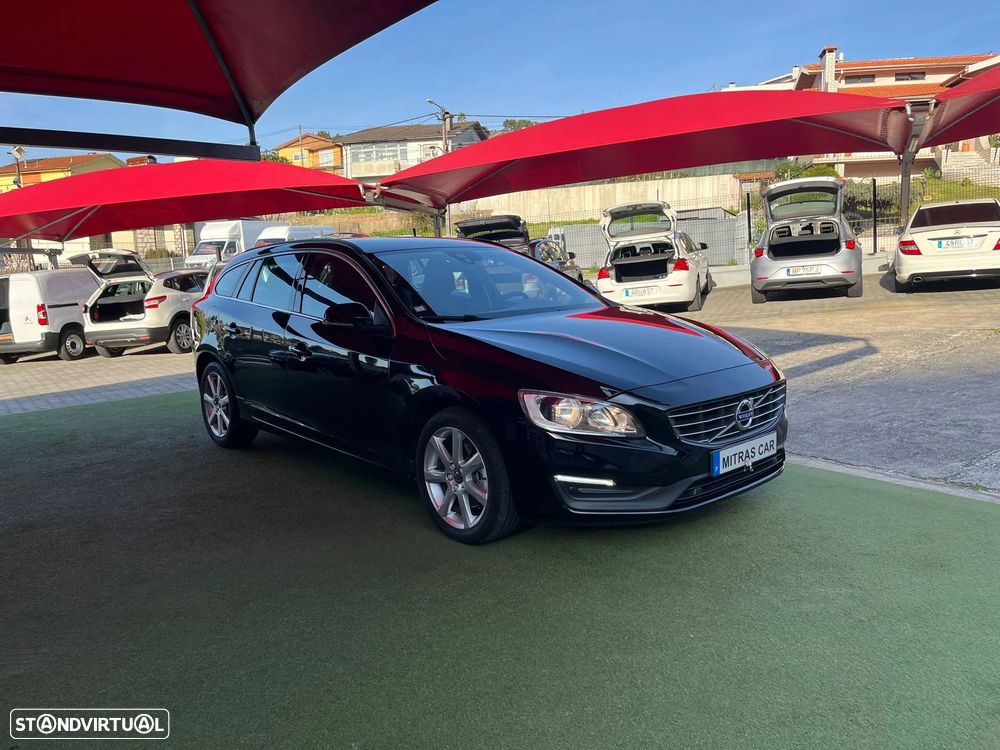 Volvo V60 2.0 D2 Momentum Drive - 8