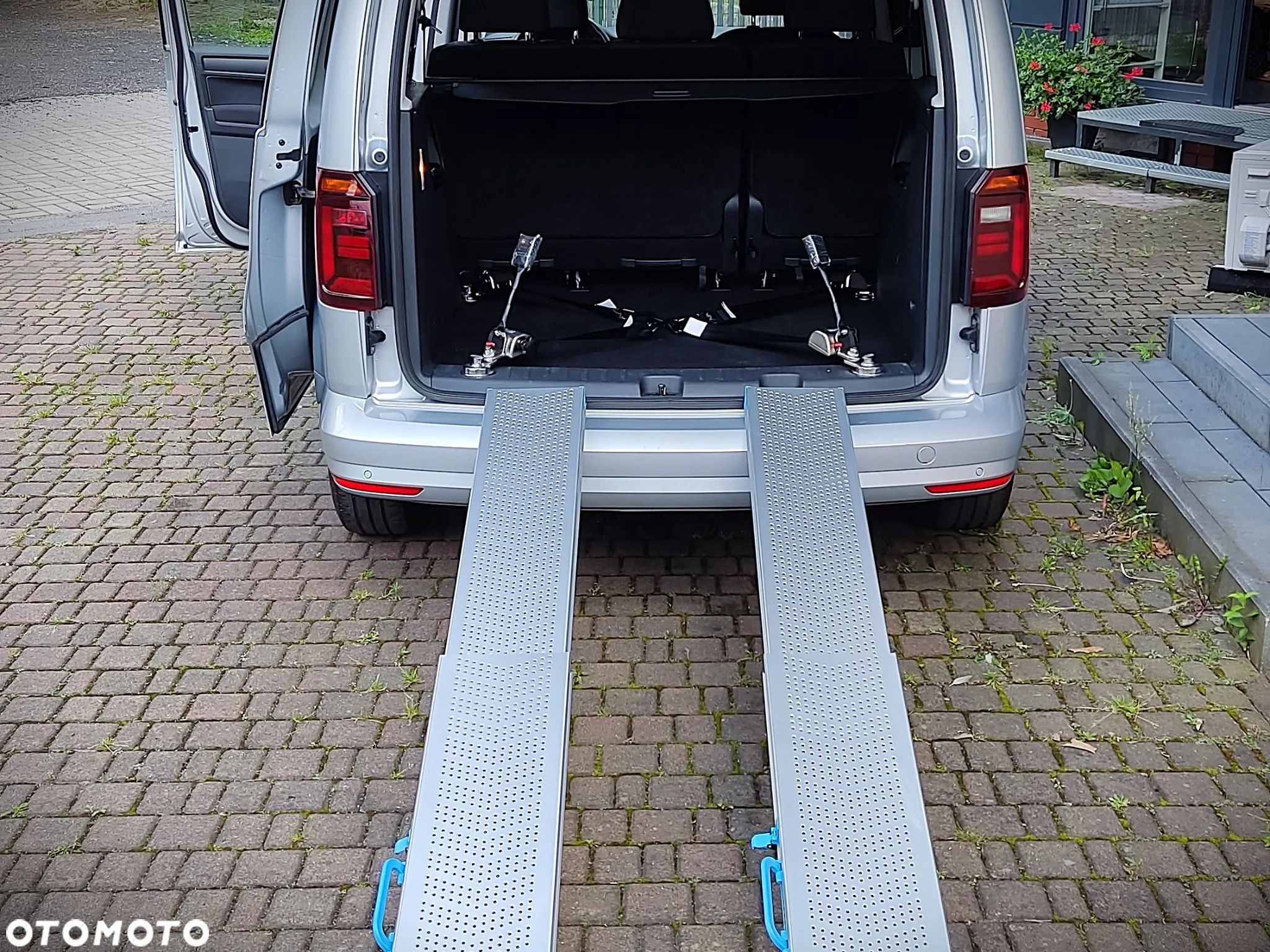 Volkswagen Caddy 2.0 TDI Comfortline - 4