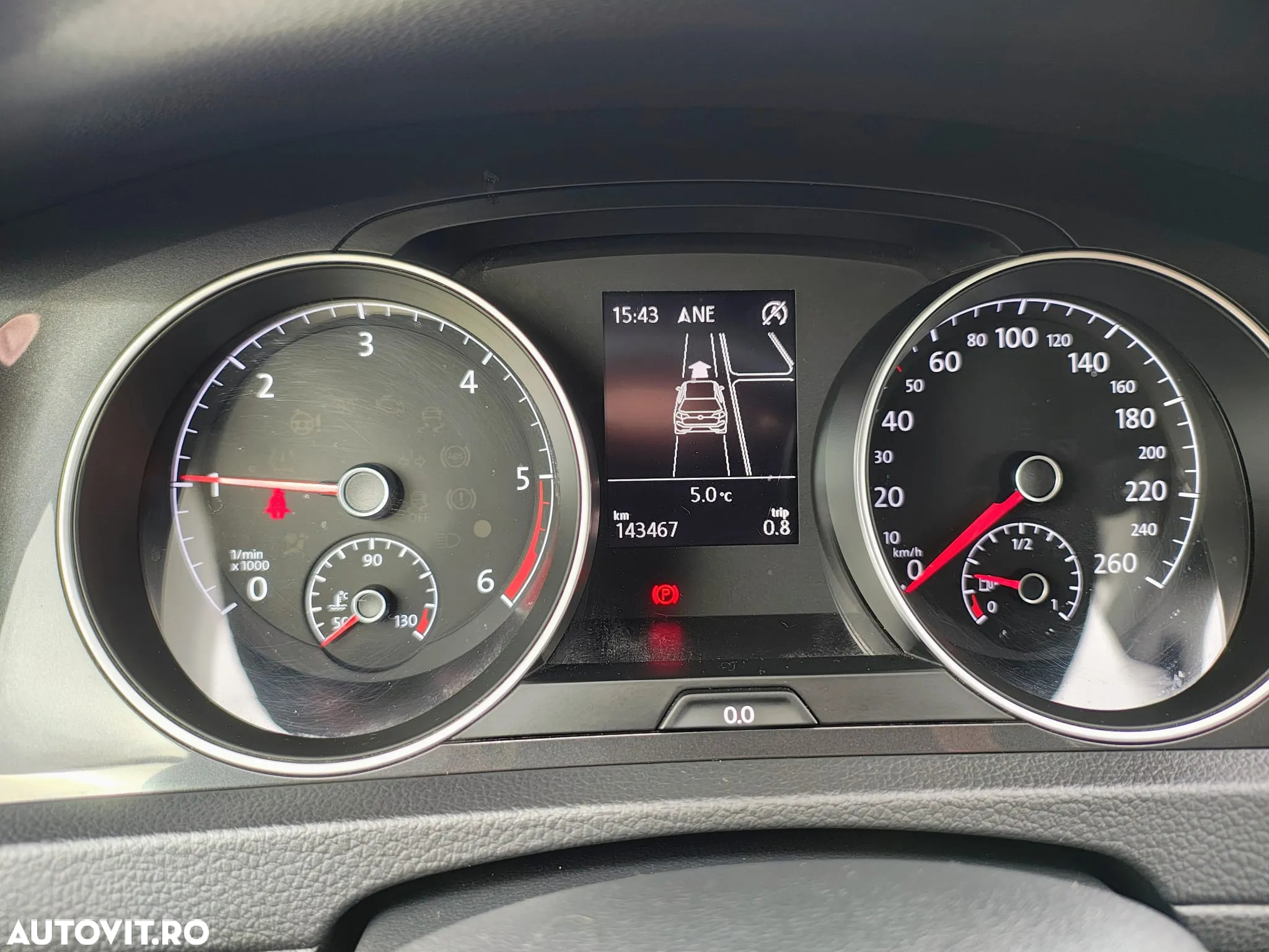 Volkswagen Golf 1.6 TDI Comfortline - 8