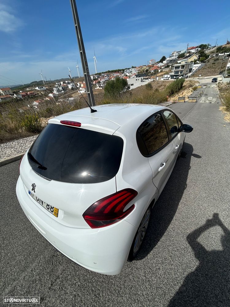 Peugeot 208 1.2 PureTech Style - 11