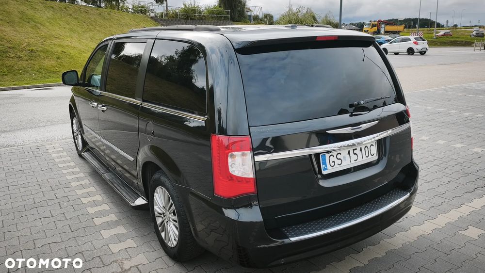 Chrysler Town & Country 3.6 Limited - 4
