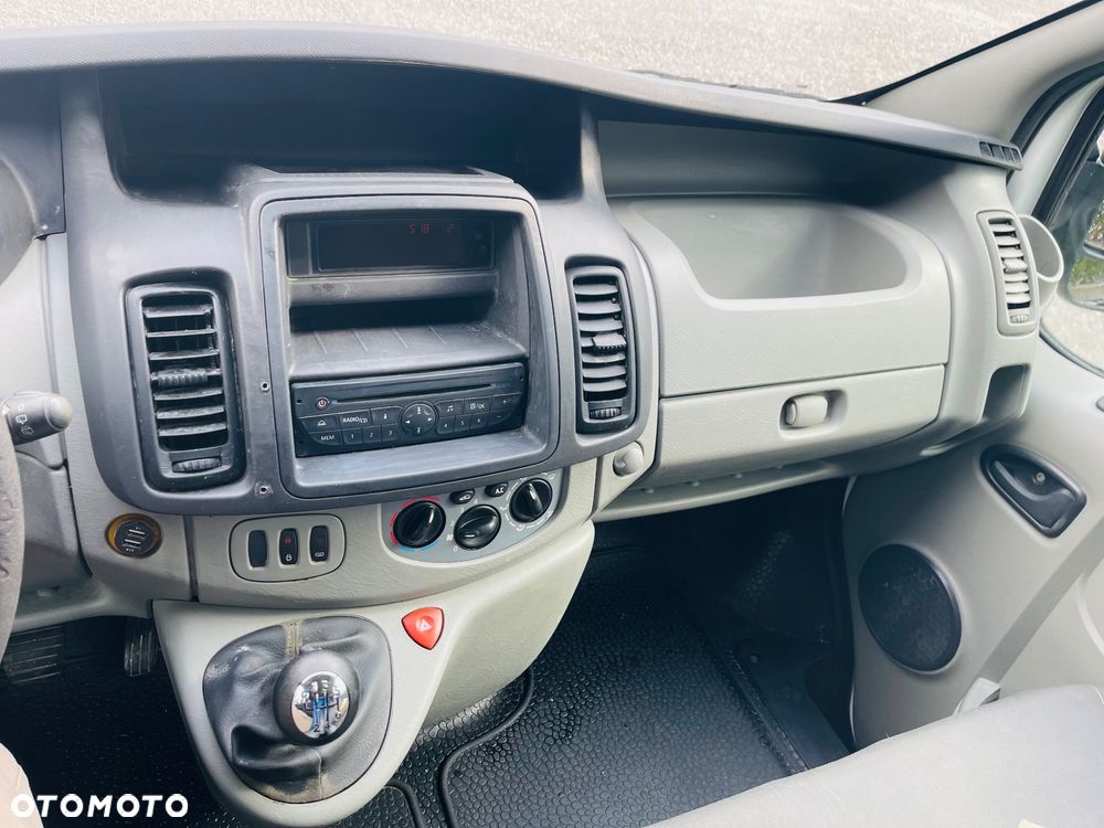 Renault Trafic - 12